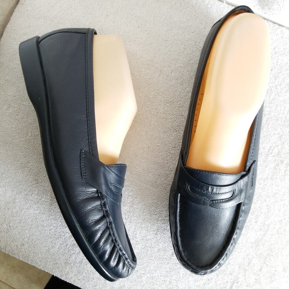 Mushrooms dark blue leather penny loafers pristine